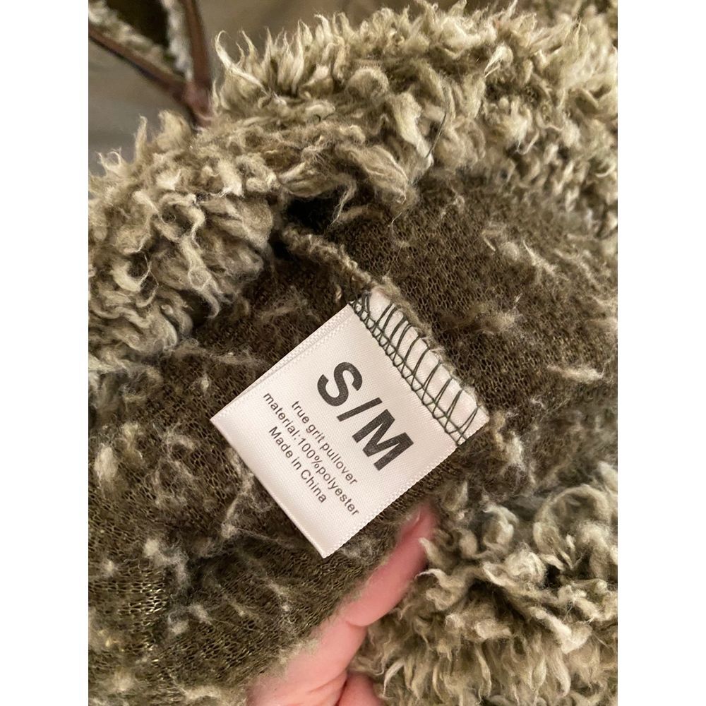 Small Medium pull over - Picture 3 of 3
